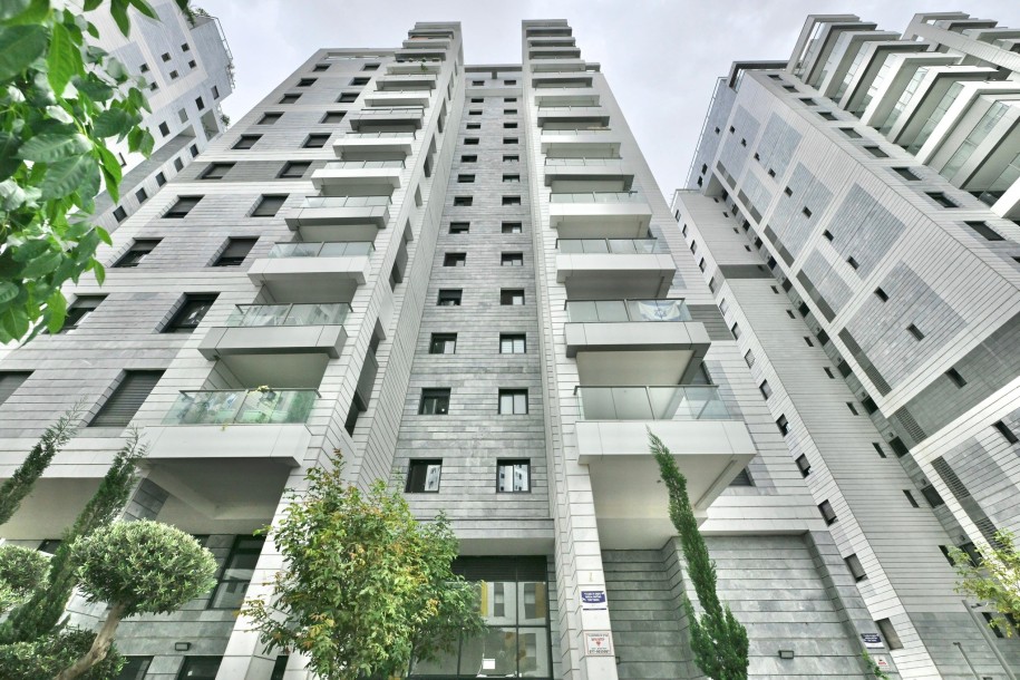 למכירה מתווך !!!  במגדל יוקרתי ברמת גן!-3