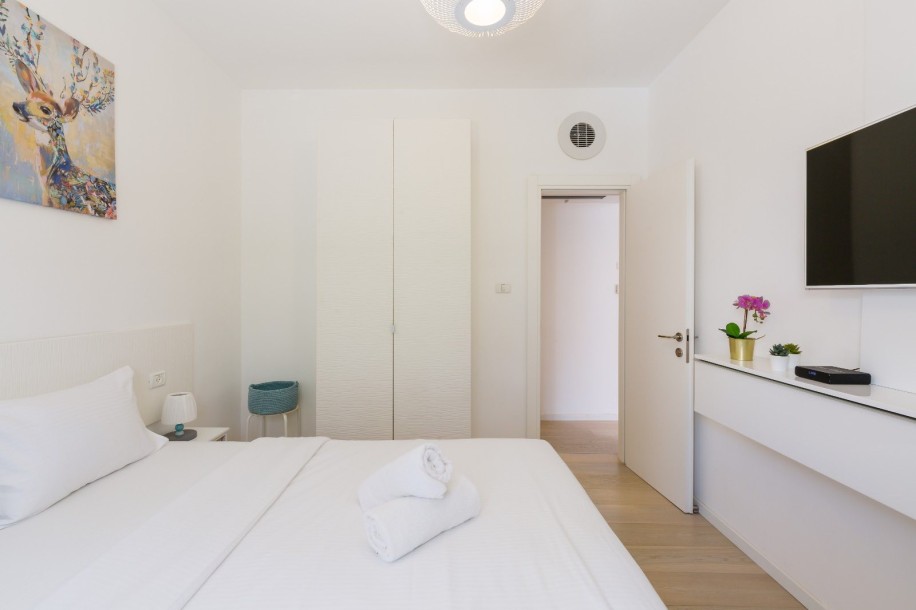 למכירה מתווך !!! רחוב:  ישורון-4