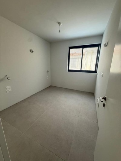 להשכרה דירה 3 חד בהירקון תל אביב-יפו