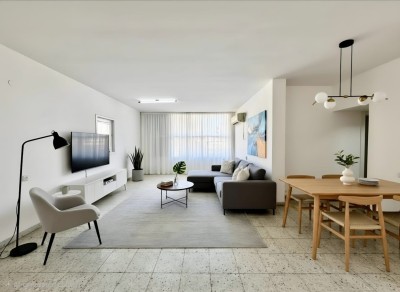 למכירה דירה 4 חד בעמנואל מול 18 נתניה