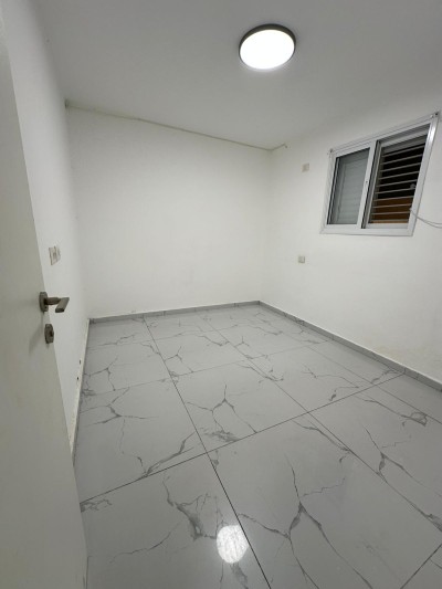 להשכרה דירה 4 חד באנילביץ נתניה