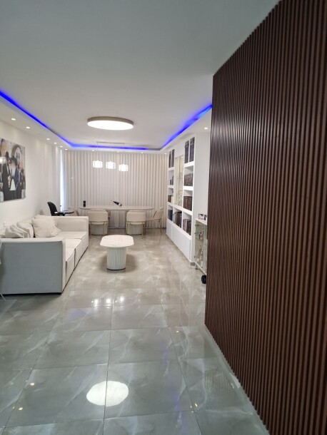 דירת 3 חדרים 88 מ"ר בלבונטין | משופצת ומעלית | נתניה-0