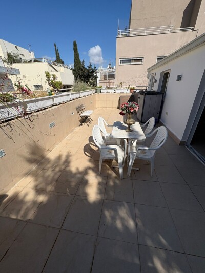 להשכרה מתווך !!  במיקום מעולה בסימטאות דיזנגוף סנטר