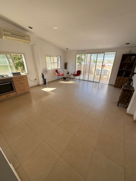 להשכרה מתווך !!  במיקום מעולה בסימטאות דיזנגוף סנטר-4