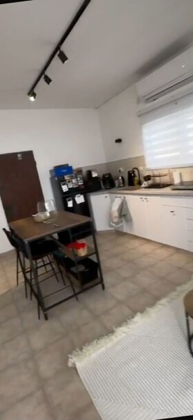 להשכרה מתיווך ! רחוב בן יהודה.-1