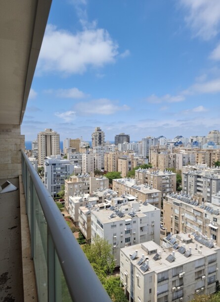 דירת 5 חדרים 130 מ"ר | מרפסת גדולה קומה 13 | נתניה-0
