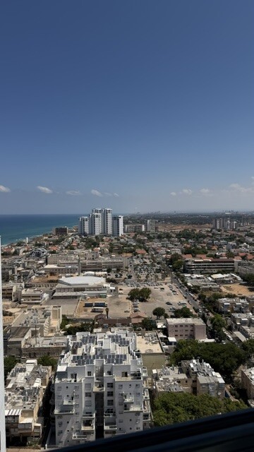 להשכרה דירה 5 חד בהרצוג 6 נתניה