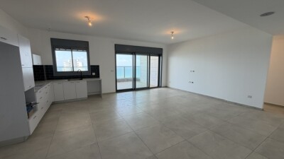 להשכרה דירה 5 חד בשדרות בן אב"י 6 נתניה