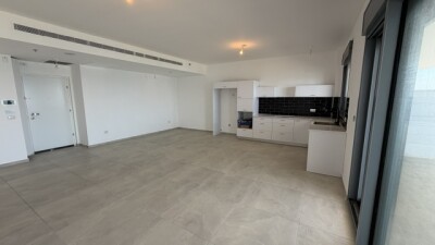להשכרה דירה 5 חד בשדרות בן אב"י 6 נתניה