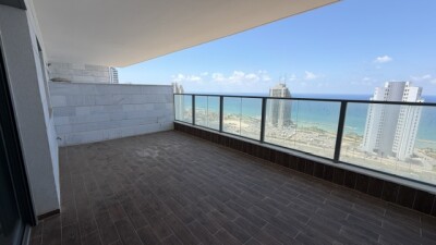 להשכרה דירה 5 חד בשדרות בן אב"י 6 נתניה