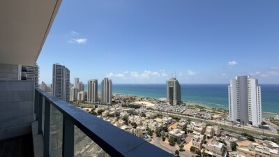 להשכרה דירה 5 חד בשדרות בן אב"י 6 נתניה